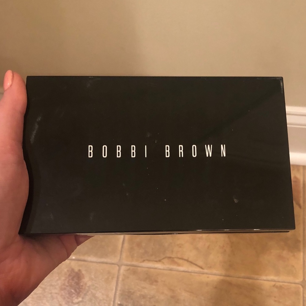 Bobbi Brown foundation palette